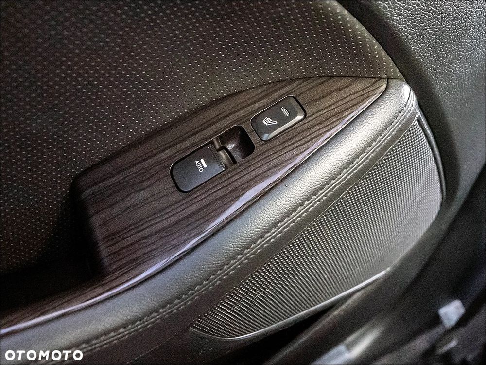 Kia Optima - 32