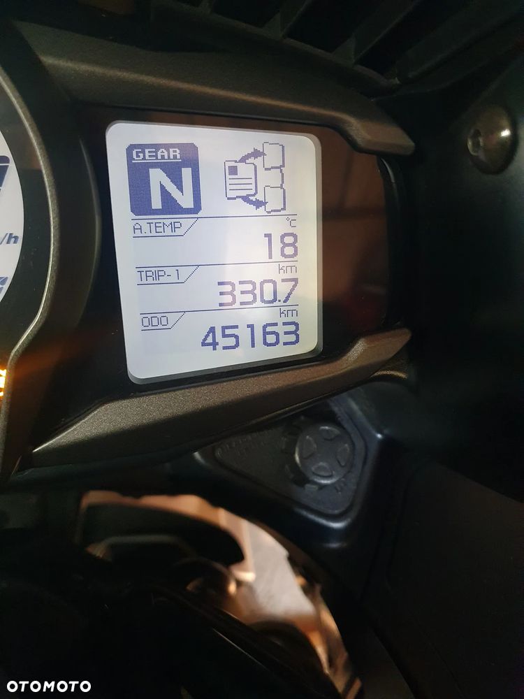 Yamaha FJR - 16