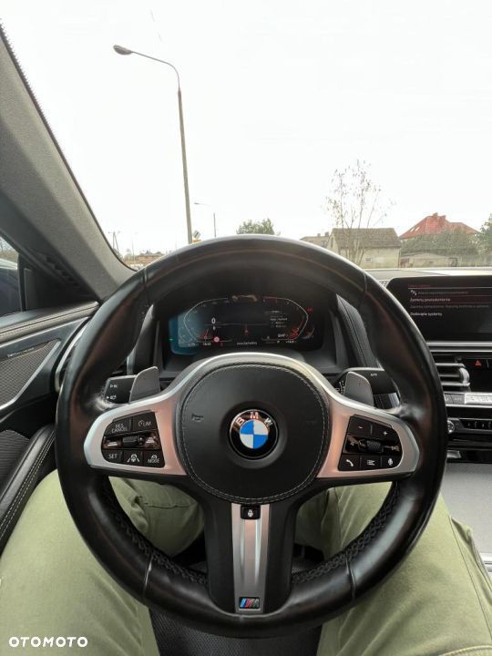 BMW Seria 8 - 16