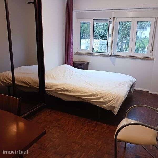 Bom apartamento, para 7 pessoas, T4, mobilado e equipado - Grande imagem: 4/12