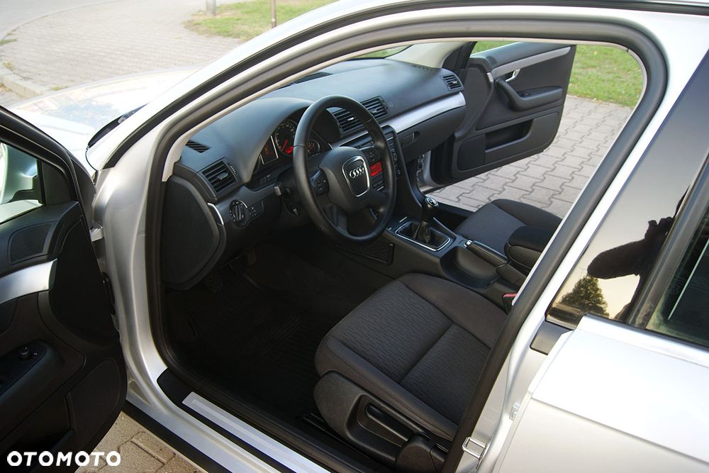 Audi A4 Avant 2.0 TDI - 25