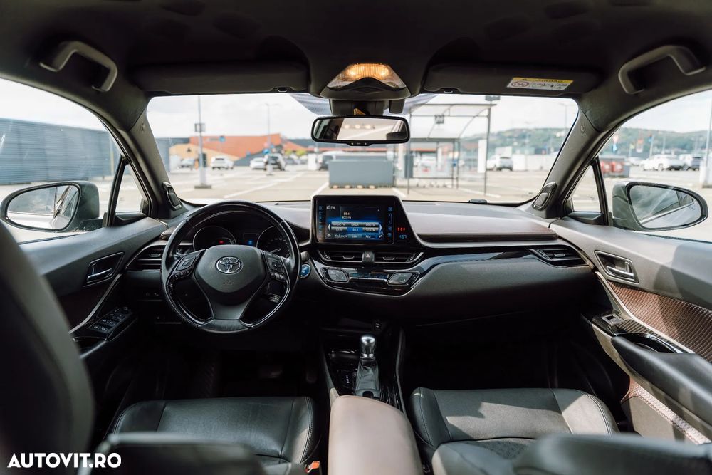 Toyota C-HR - 11