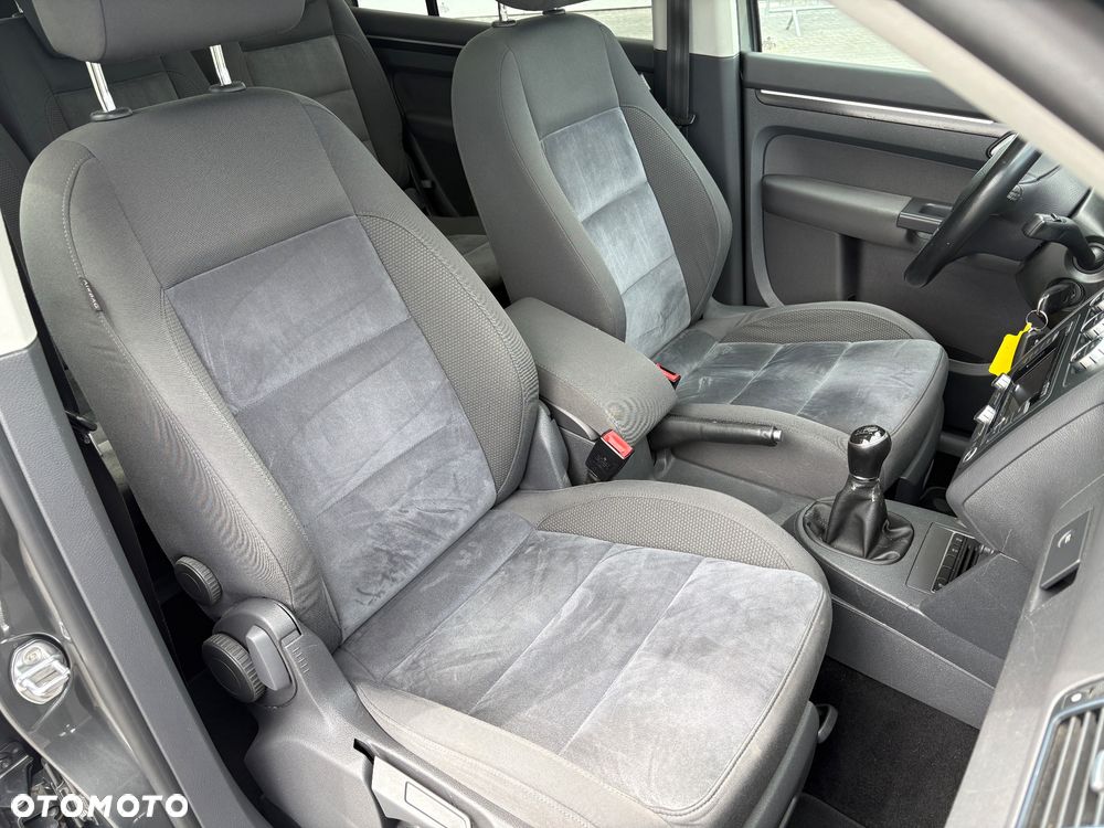 Volkswagen Touran 1.6 TDI DPF BlueMotion Technology Highline - 31