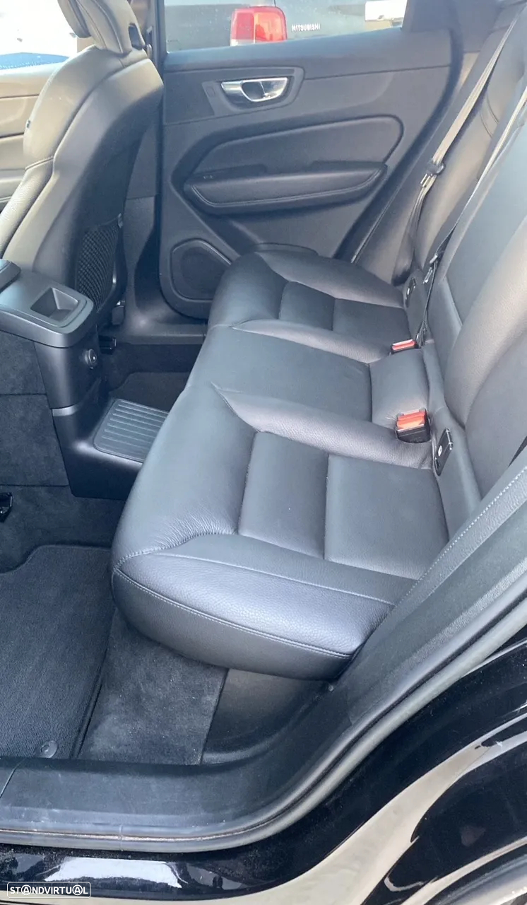 Volvo XC 60 2.0 T6 PHEV Core AWD - 6