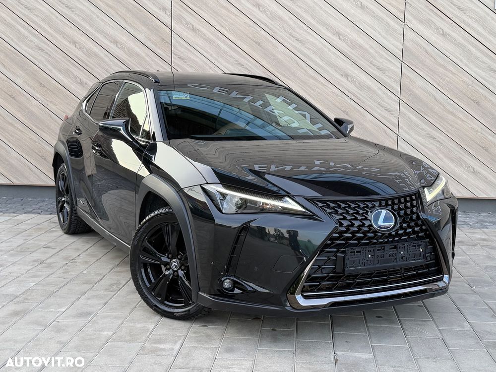 Lexus UX 250h 2.0L HEV 20H- (178 HP) 4X2 CVT Executive - 2