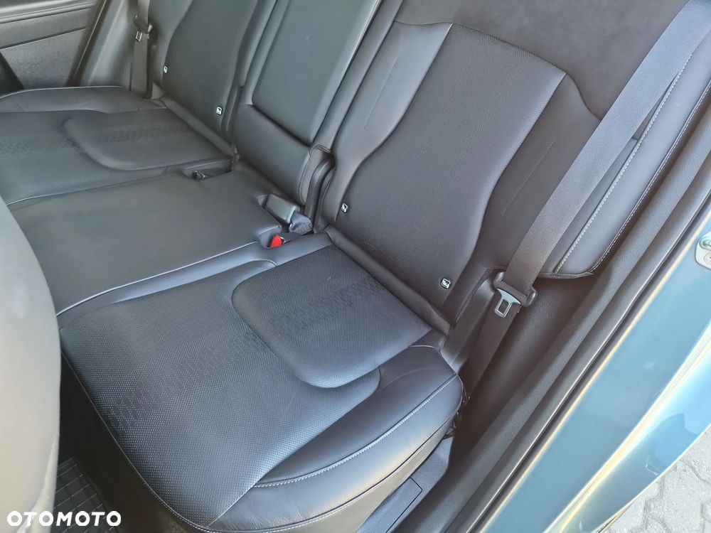 Kia Sportage 1.6 T-GDI HEV Business Line 4WD - 23