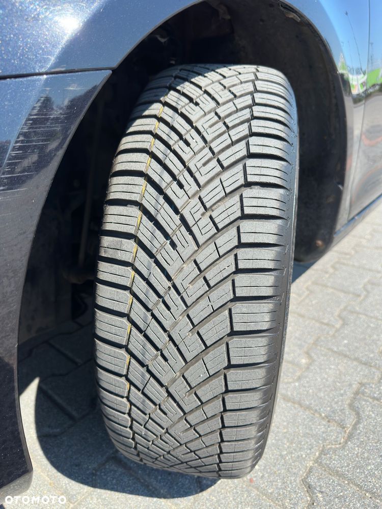 Volkswagen Golf 2.0 TDI Highline - 9