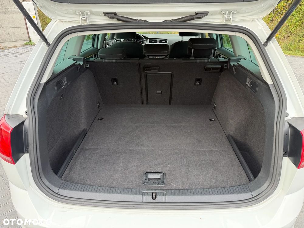 Volkswagen Golf 1.6 TDI BlueMotion Technology Lounge - 16