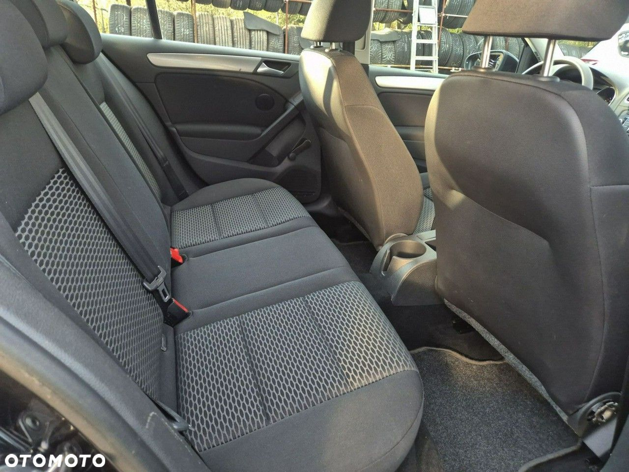Volkswagen Golf - 22