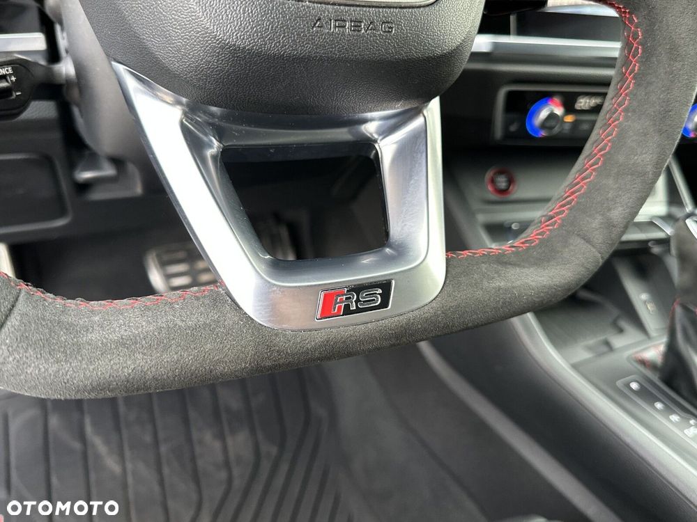Audi Q3 RS S tronic - 28