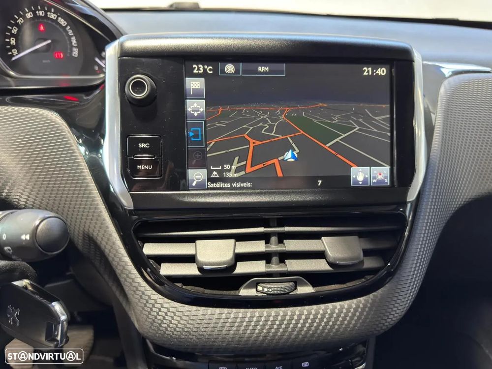 Peugeot 2008 1.2 PureTech Allure - 17