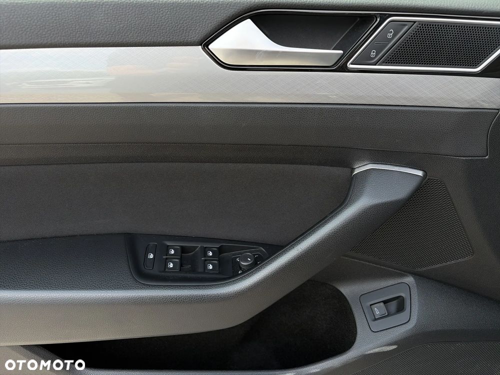 Volkswagen Passat 1.5 TSI EVO Business DSG - 12