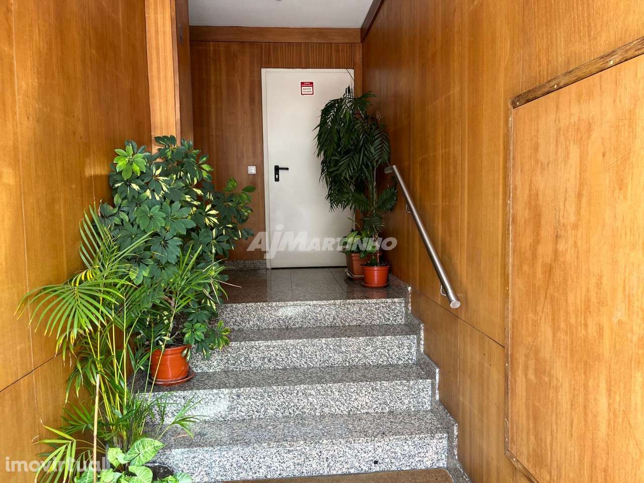 T3 Mobilado com Garagem, Zona Monte Burgos - Grande imagem: 2/24