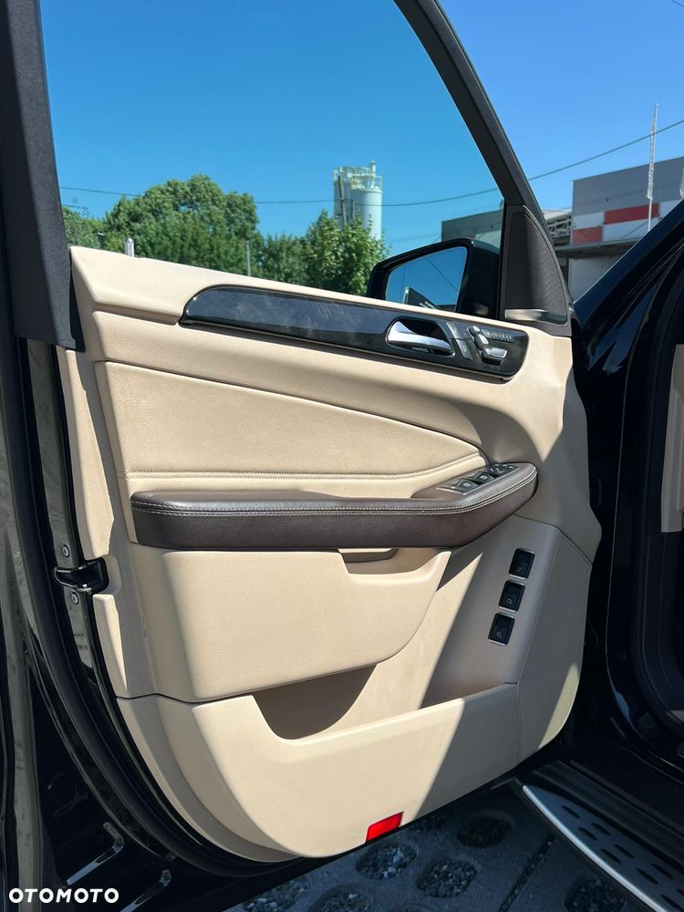 Mercedes-Benz GLS - 13