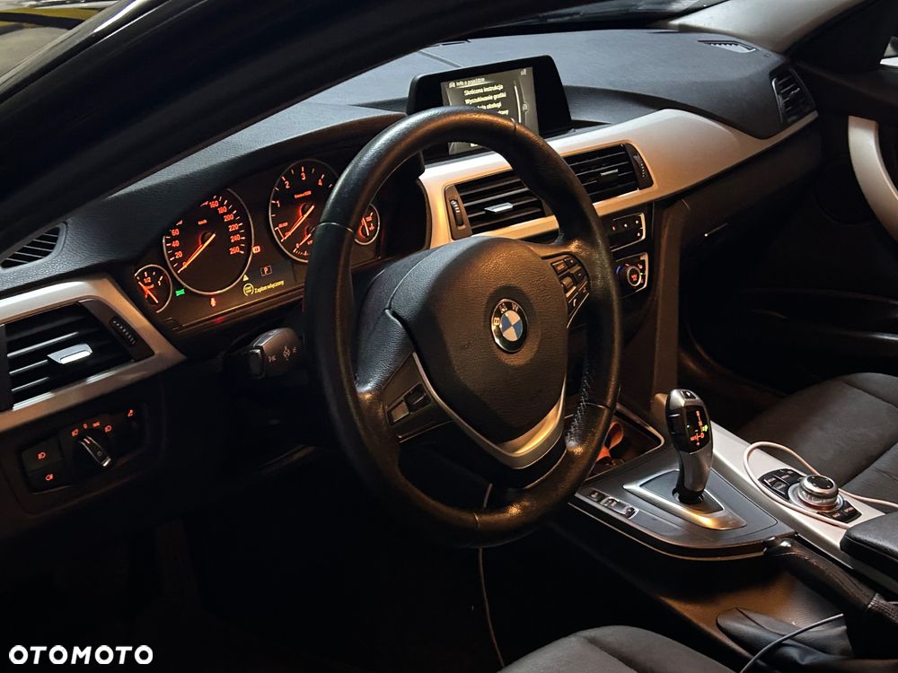 BMW Seria 3 316d - 14
