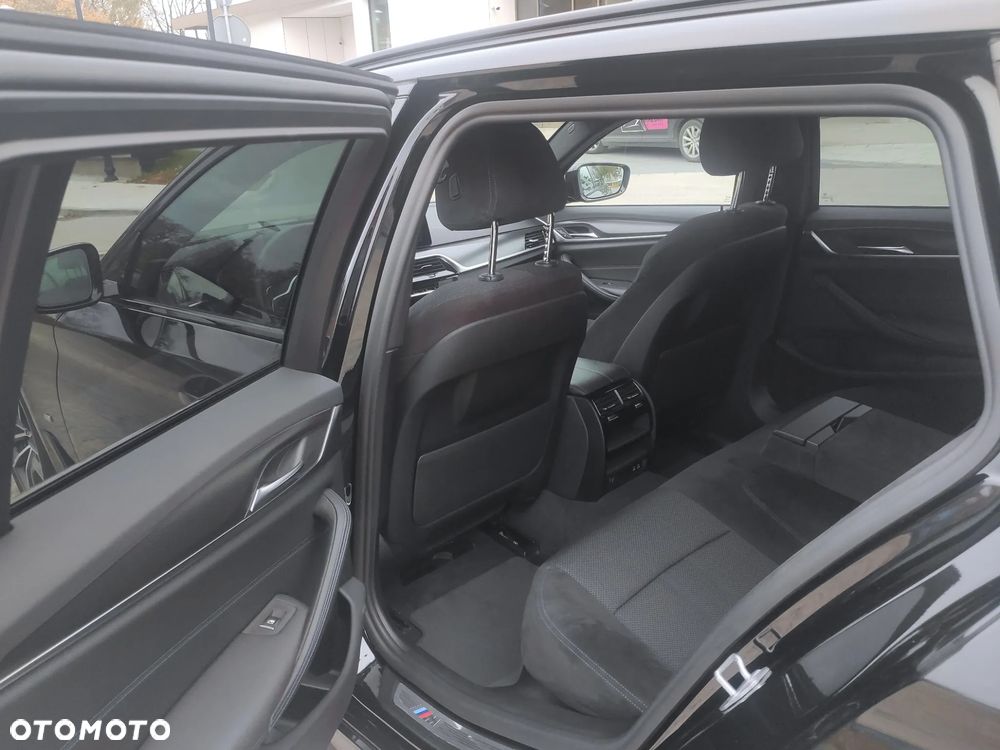 BMW Seria 5 520d xDrive M Sport sport - 30