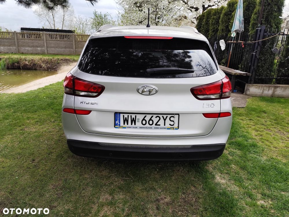 Hyundai i30 1.6 D Classic + - 4