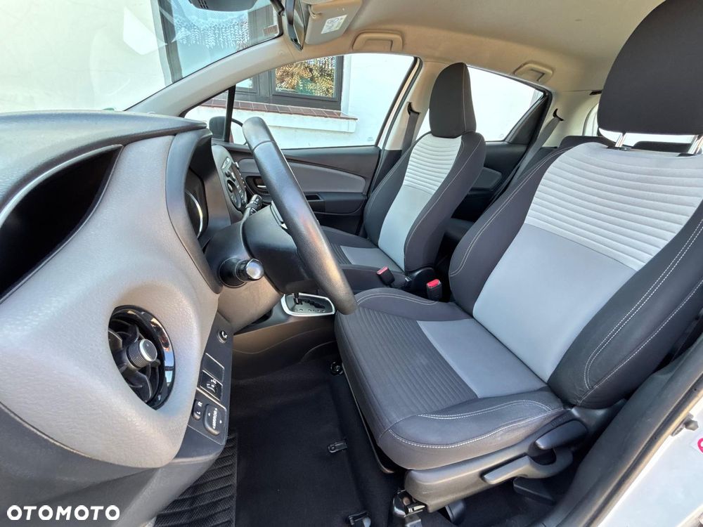 Toyota Yaris Hybrid 100 Premium - 12