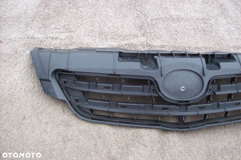 GRILLA TOYOTA COROLLA E14/ROK 08-12 - 3