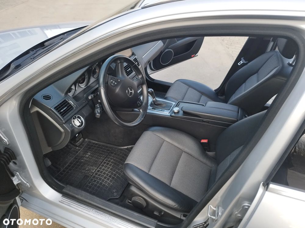 Mercedes-Benz Klasa C 200 CGI Automatik BlueEFFICIENCY Avantgarde - 15