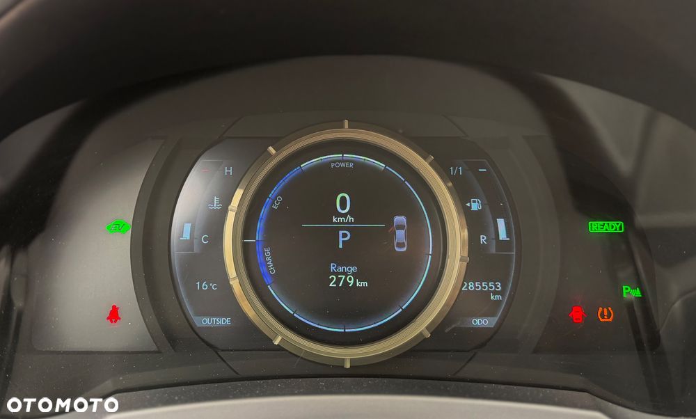 Lexus IS 300h F Sport - 29