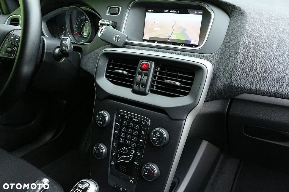 Volvo V40 D2 - 15