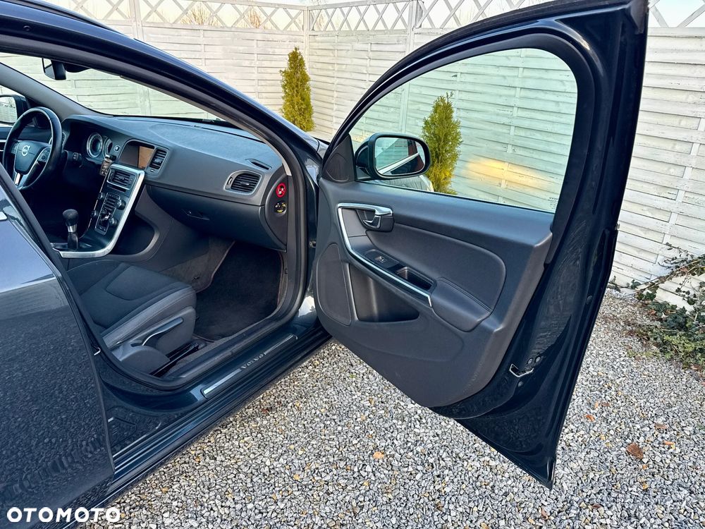 Volvo V60 DRIVe - 25
