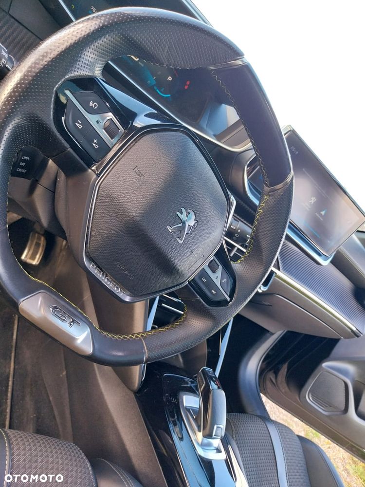 Peugeot 208 - 18