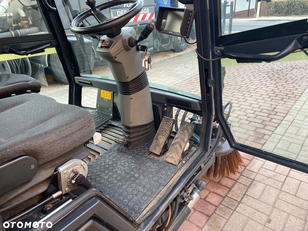 Schmidt Swingo Compact CS 256   200 + Zamiatarka drogowa  zamiatarka chodnikowa uliczna  Swingo 200 +    Super stan 2019 rok - 26