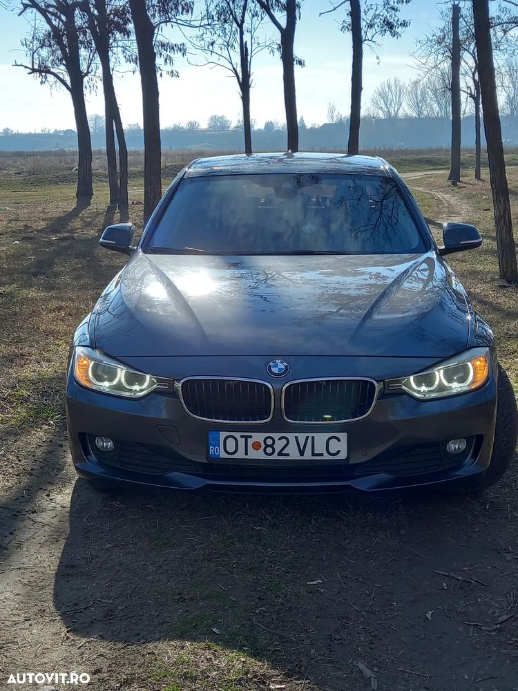 BMW Seria 3 320d xDrive DPF - 24