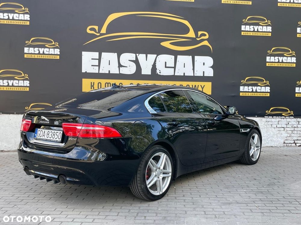 Jaguar XE 2.0 D Prestige - 3