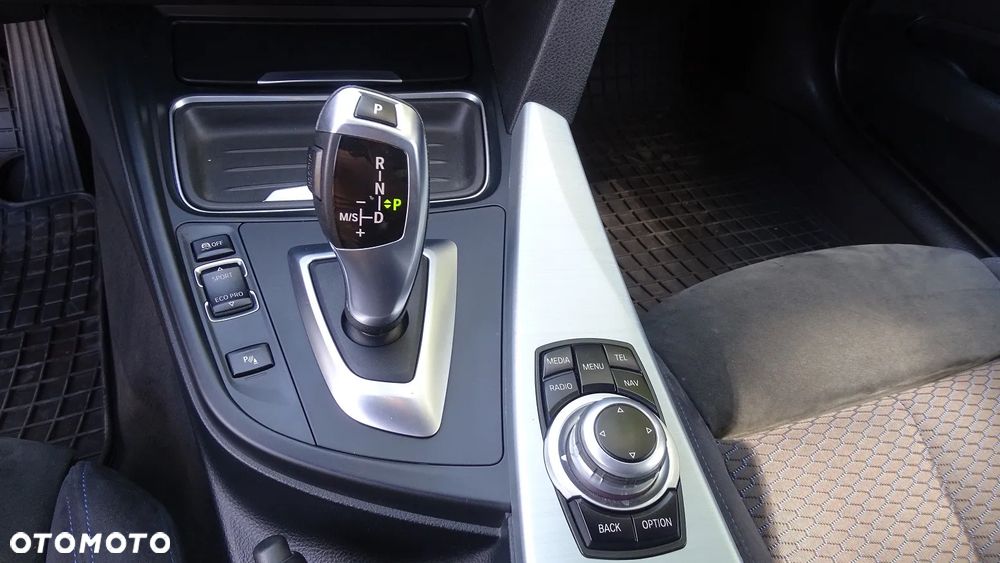 BMW Seria 3 320d Sport-Aut Sport Line - 19