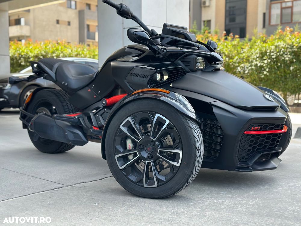 Can-Am Spyder - 3