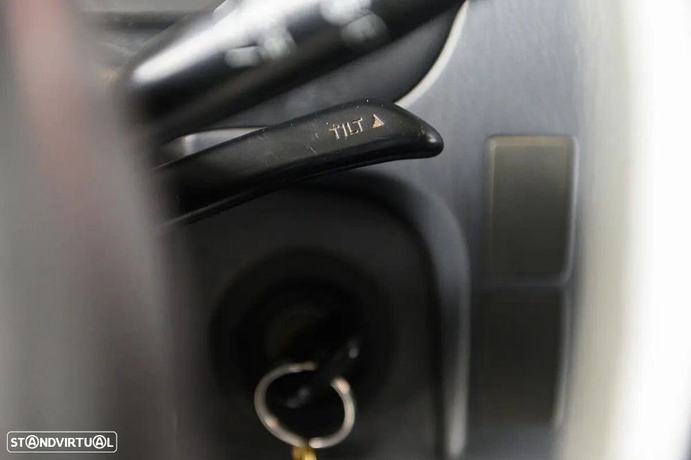 Toyota HiAce 2.4 D LXH12LG - 27