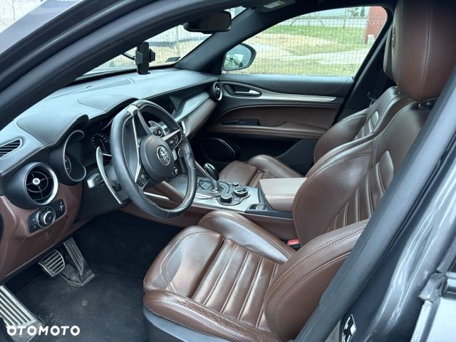 Alfa Romeo Stelvio 2.0 Turbo Executive Q4 - 12