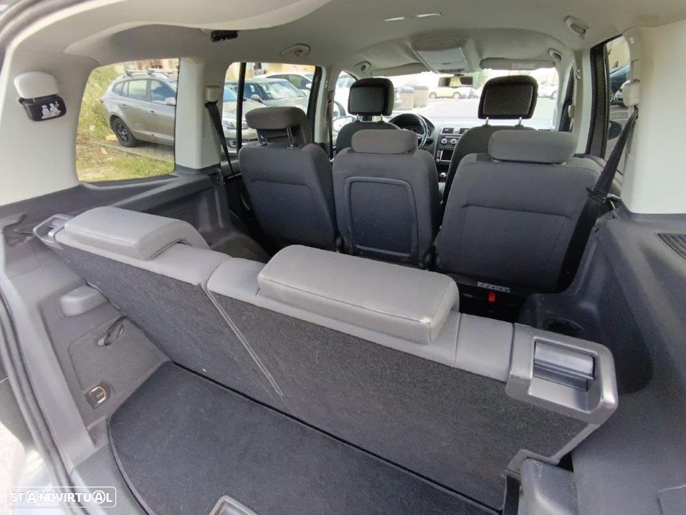 VW Touran 1.6 TDI Blue.Trendline 7L - 14