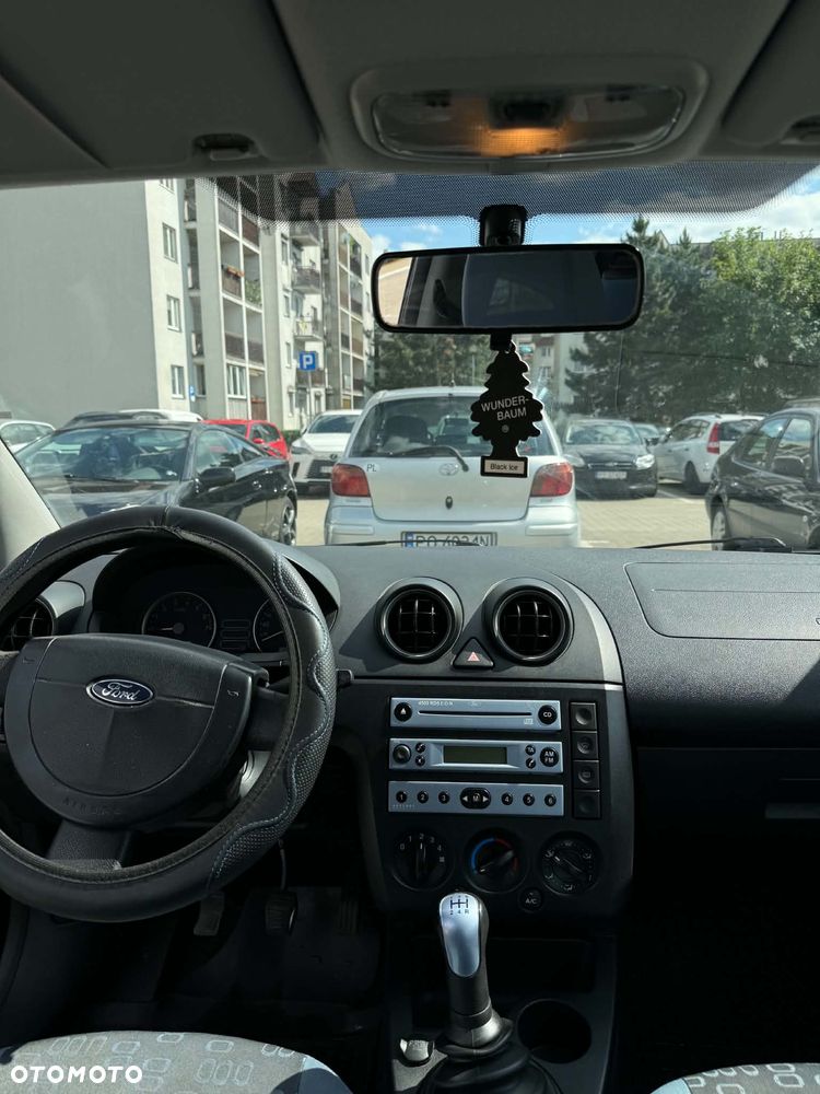 Ford Fiesta 1.3 Ambiente - 7