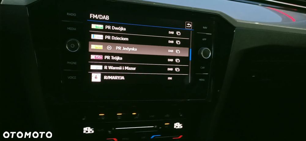 Volkswagen Passat - 25