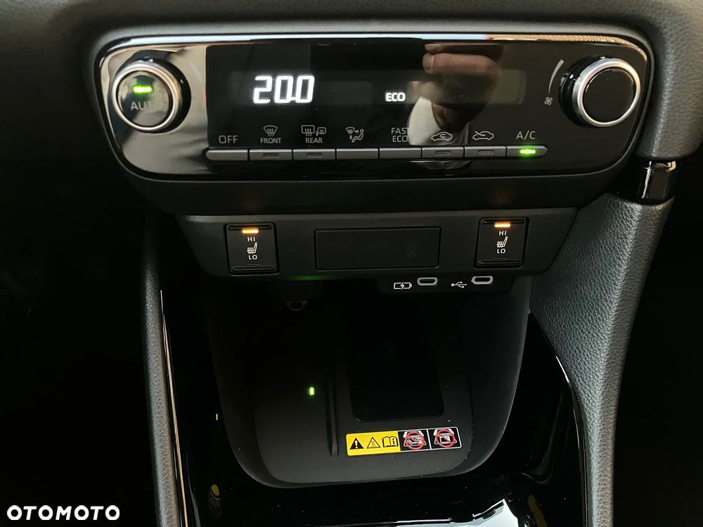 Toyota Yaris Hybrid 1.5 Style - 26