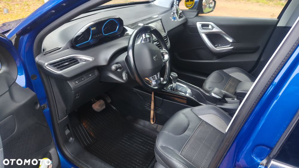 Peugeot 2008 1.2 Pure Tech GPF Allure S&S EAT6 - 6