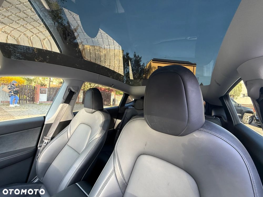 Tesla Model Y Long Range Dual Motor AWD - 10