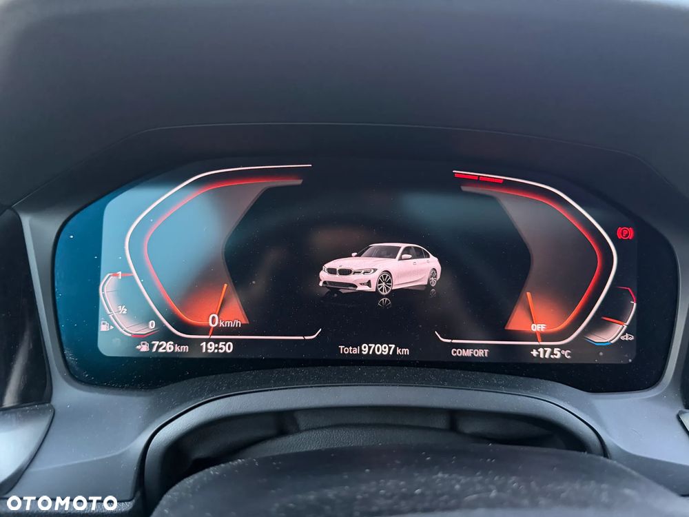 BMW Seria 3 330i Sport Line - 18