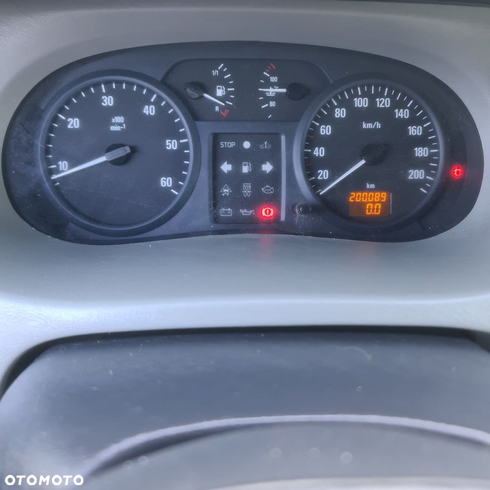 Opel VIVARO - 11