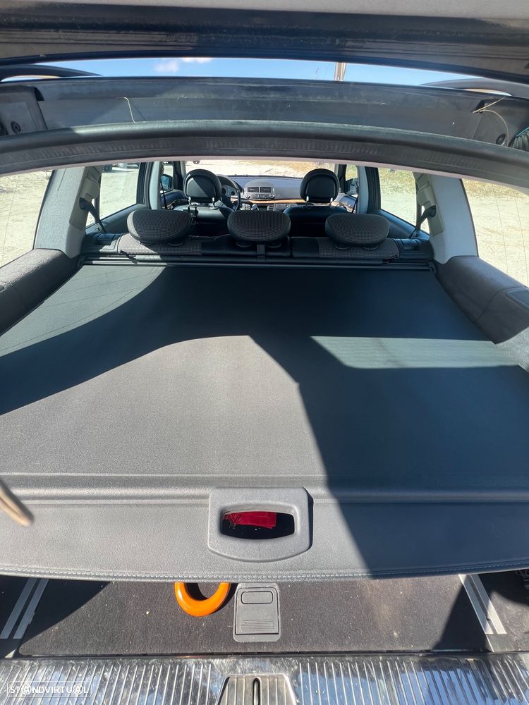 Mercedes-Benz E 220 CDi Avantgarde - 10