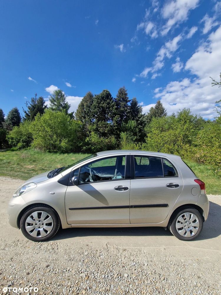 Toyota Yaris 1.33 Luna - 1
