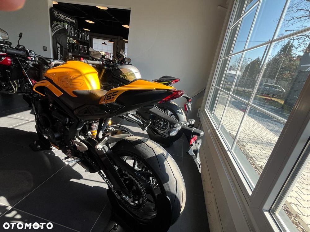 Triumph Street Triple - 7