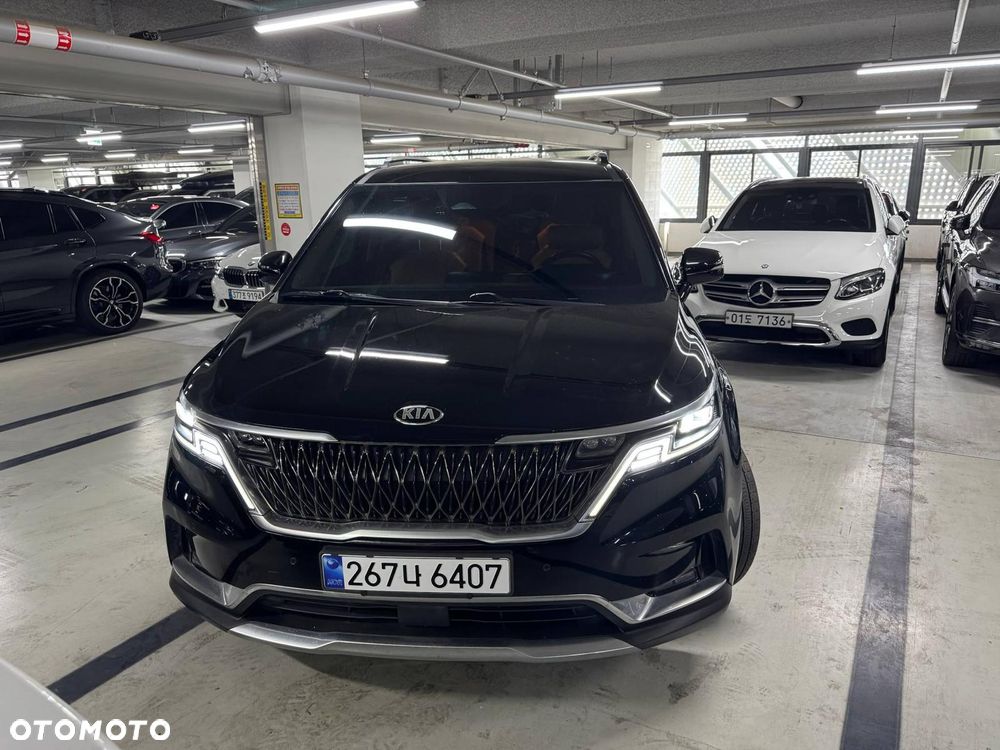 Kia Carnival - 31