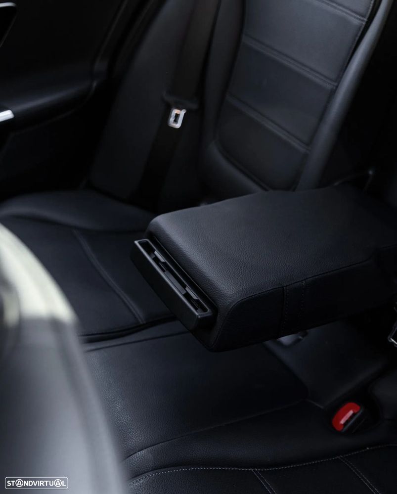 Mercedes-Benz C 300 e Avantgarde - 10