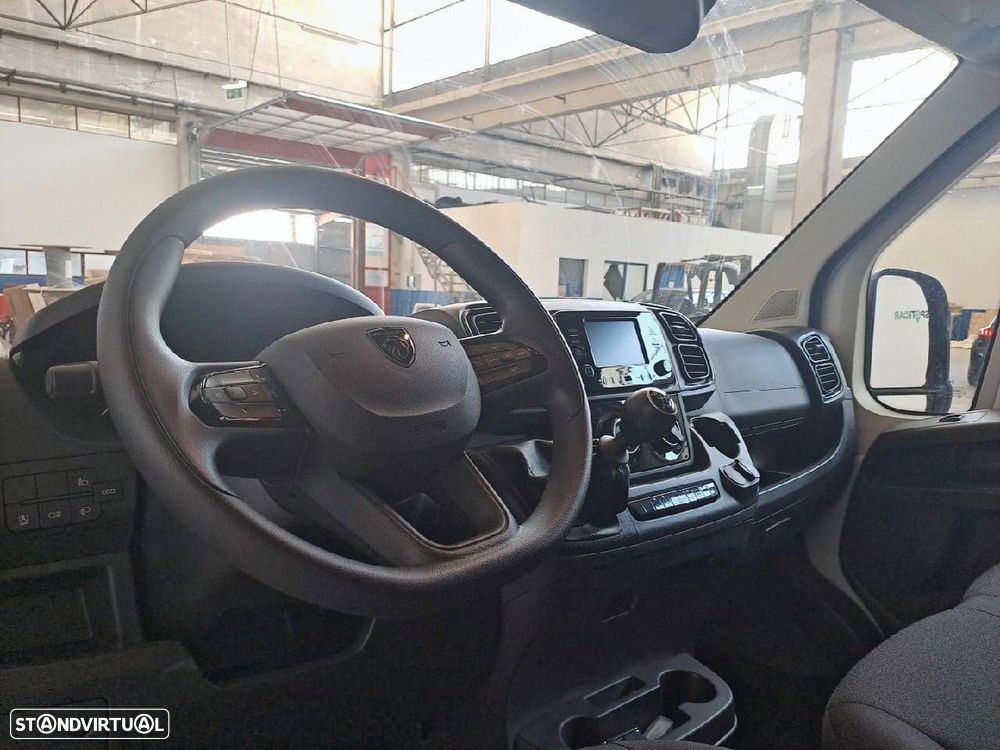 Peugeot Boxer 2.2 BlueHDi 140 S&S 333 L2H1 - 8