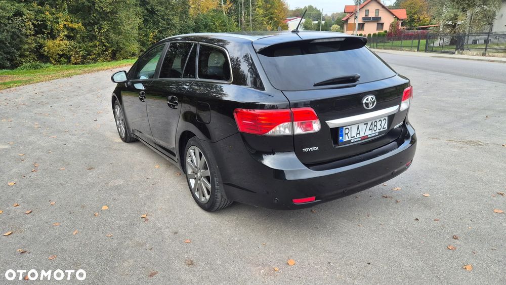 Toyota Avensis - 16